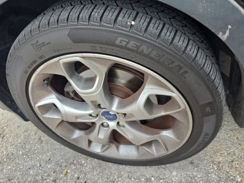Used 2016 Ford Escape Titanium w/ Equipment Group 301A AWD/4WD image 10