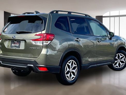 Used 2023 Subaru Forester Premium AWD/4WD image 14