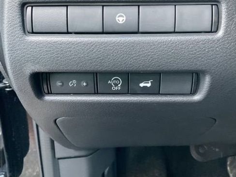 Used 2025 Nissan Rogue SV image 23