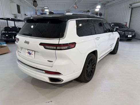 Used 2023 Jeep Grand Cherokee L Summit AWD/4WD image 5