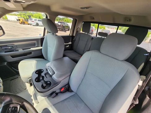 Used 2018 RAM 1500 Classic SLT AWD/4WD image 14