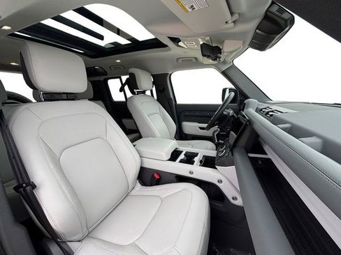 New 2026 Land Rover Defender 110 X-Dynamic SE AWD/4WD image 19