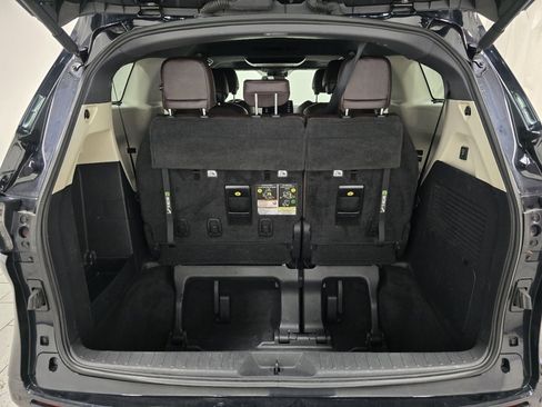 Used 2022 Toyota Sienna Platinum image 24