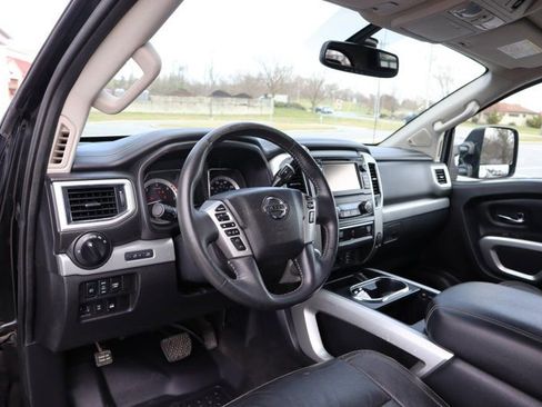 Used 2016 Nissan Titan PRO-4X w/ Pro-4x Convenience Package image 11