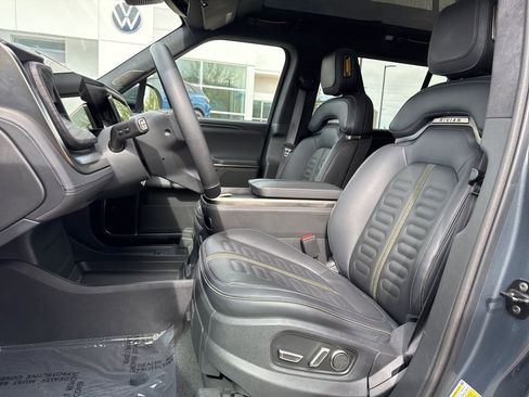 Used 2024 Rivian R1S Adventure AWD/4WD image 9