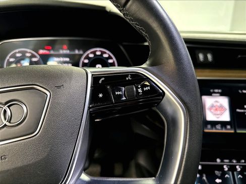 Certified 2024 Audi Q8 e-tron Premium Plus w/ Premium Plus Package AWD/4WD image 20