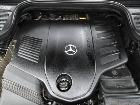 Used 2021 Mercedes-Benz GLS 450 4MATIC image 45