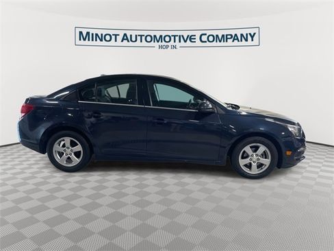 Used 2015 Chevrolet Cruze LT image 9