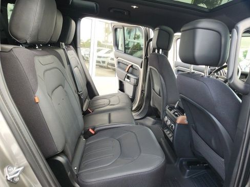 Used 2023 Land Rover Defender 110 X image 23