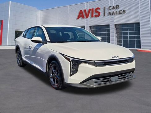 Used 2025 Kia K4 LXS image 3
