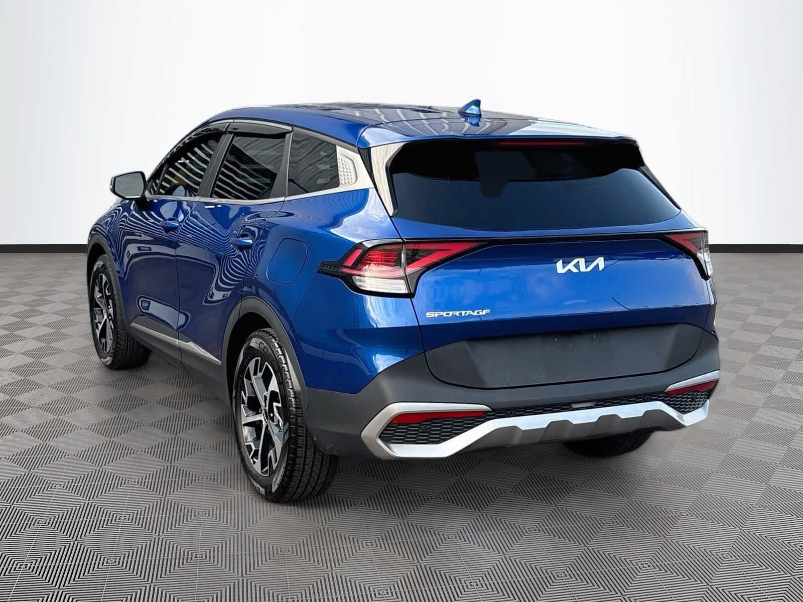 Used 2023 Kia Sportage EX FWD image 7
