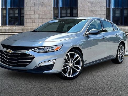 Used 2024 Chevrolet Malibu LT FWD image 2