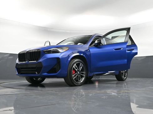 Used 2024 BMW X1 xDrive28i w/ Premium Package image 41