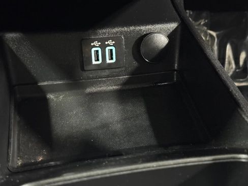 Used 2020 Ford Fusion SE FWD image 19