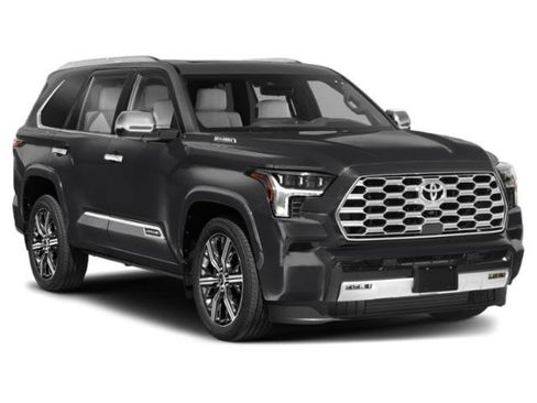 Used 2023 Toyota Sequoia Capstone AWD/4WD image 6