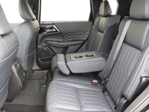 New 2026 Mitsubishi Outlander SEL image 5