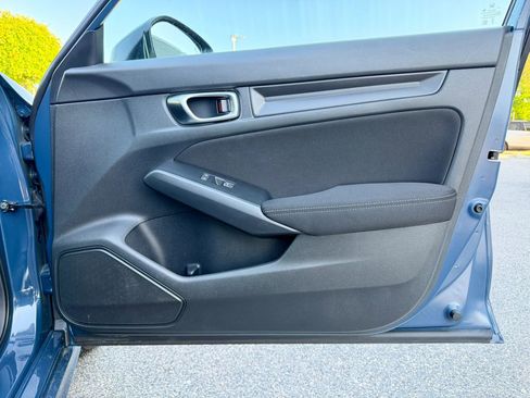 Used 2025 Honda Civic Sport image 36