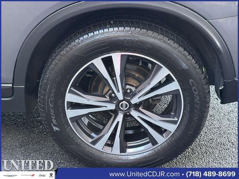 Used 2018 Nissan Rogue SL image 14