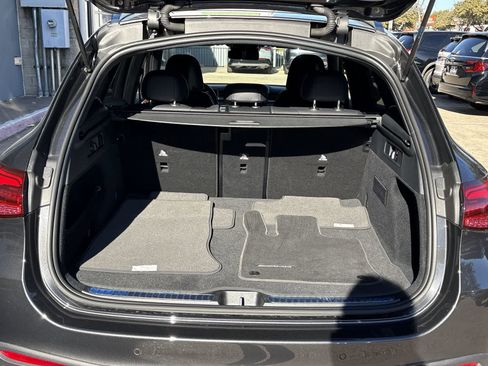 Used 2025 Mercedes-Benz GLC 300 w/ AMG Line image 18