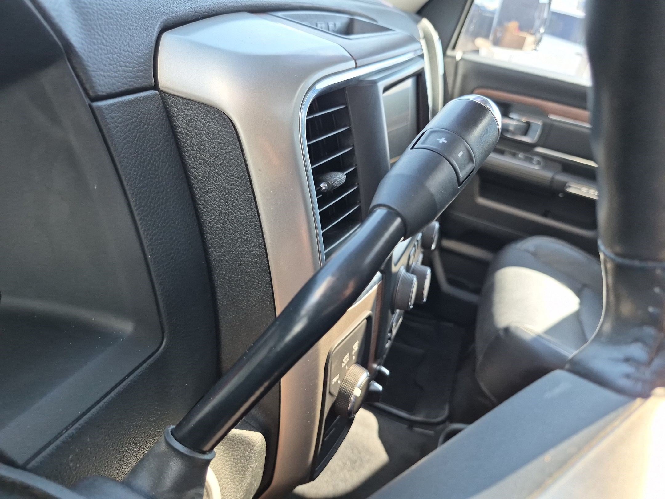 Used 2017 RAM 2500 Laramie AWD/4WD image 27