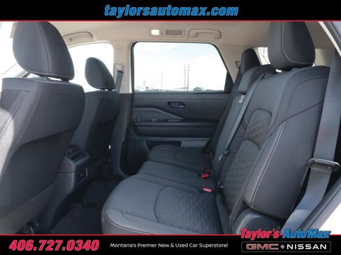 Used 2024 Nissan Pathfinder S AWD/4WD image 7