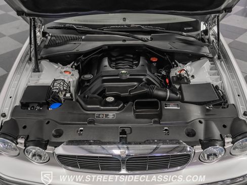 Used 2004 Jaguar XJ8 image 3