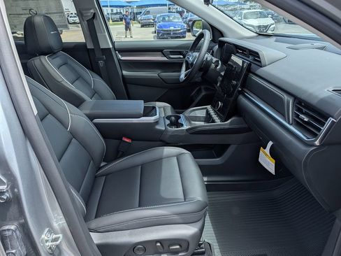 New 2026 GMC Terrain Denali w/ LPO, Floor Liner Package AWD/4WD image 34