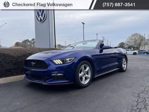 Used 2016 Ford Mustang Convertible image 1
