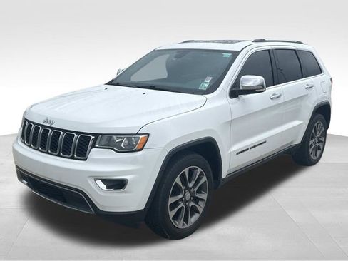 Used 2018 Jeep Grand Cherokee Limited w/ Trailer Tow Group IV image 3