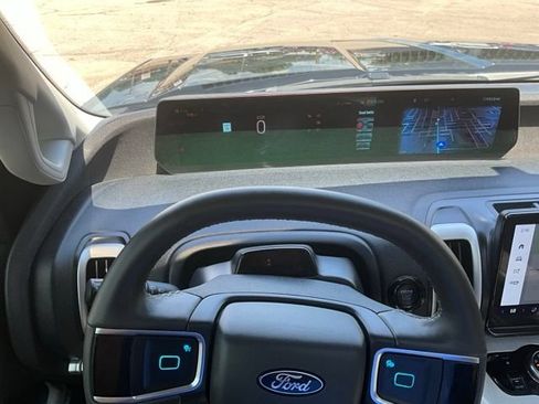 Used 2025 Ford Expedition Max Active RWD image 16