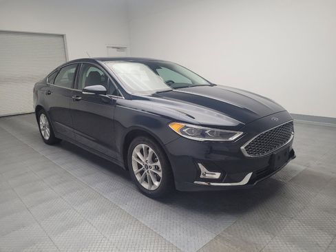 Used 2020 Ford Fusion Energi Titanium FWD image 13