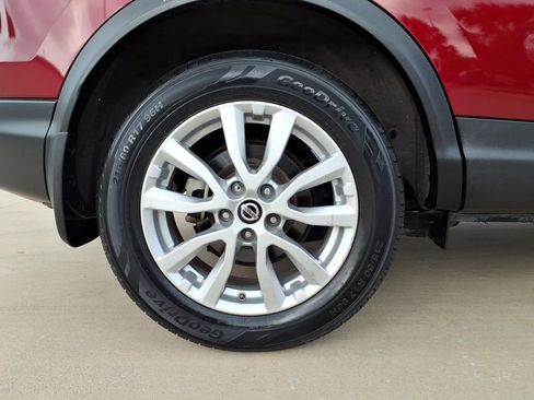 Used 2022 Nissan Rogue Sport S FWD image 19