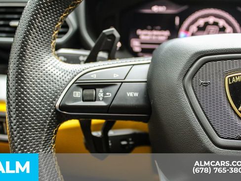 Used 2020 Lamborghini Urus AWD/4WD image 25
