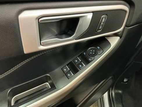 Used 2022 Ford Explorer XLT w/ Equipment Group 202A image 15