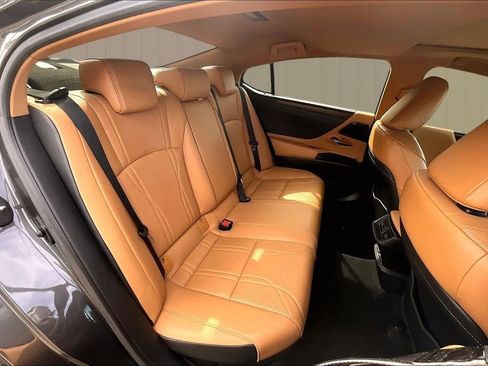 Used 2022 Lexus ES 300h w/ Accessory Package 2 image 21