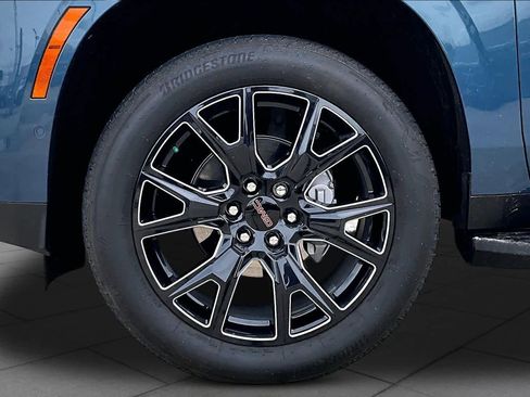 Used 2025 GMC Yukon Elevation RWD image 11