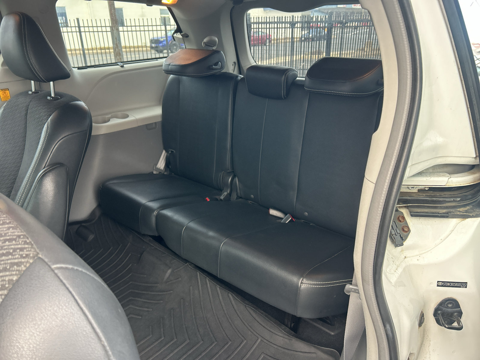 Used 2011 Toyota Sienna SE w/ Preferred Pkg FWD image 31
