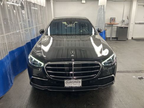 Used 2022 Mercedes-Benz S 580 4MATIC Sedan w/ Rear Seat Package image 2