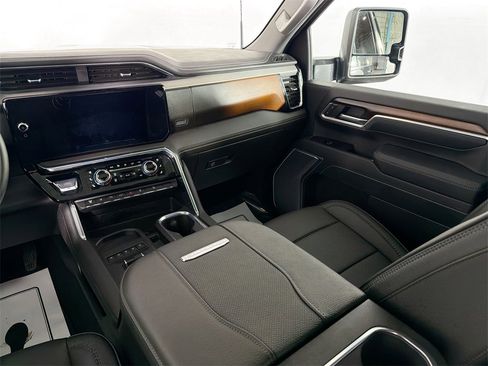 Used 2025 GMC Sierra 2500 Denali w/ Denali Reserve Package image 25