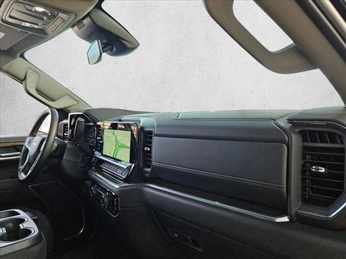 Used 2025 Chevrolet Silverado 1500 LT image 24