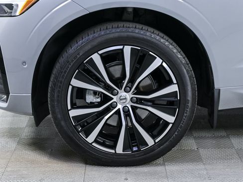 Certified 2024 Volvo XC60 B5 Plus w/ Climate Package AWD/4WD image 40