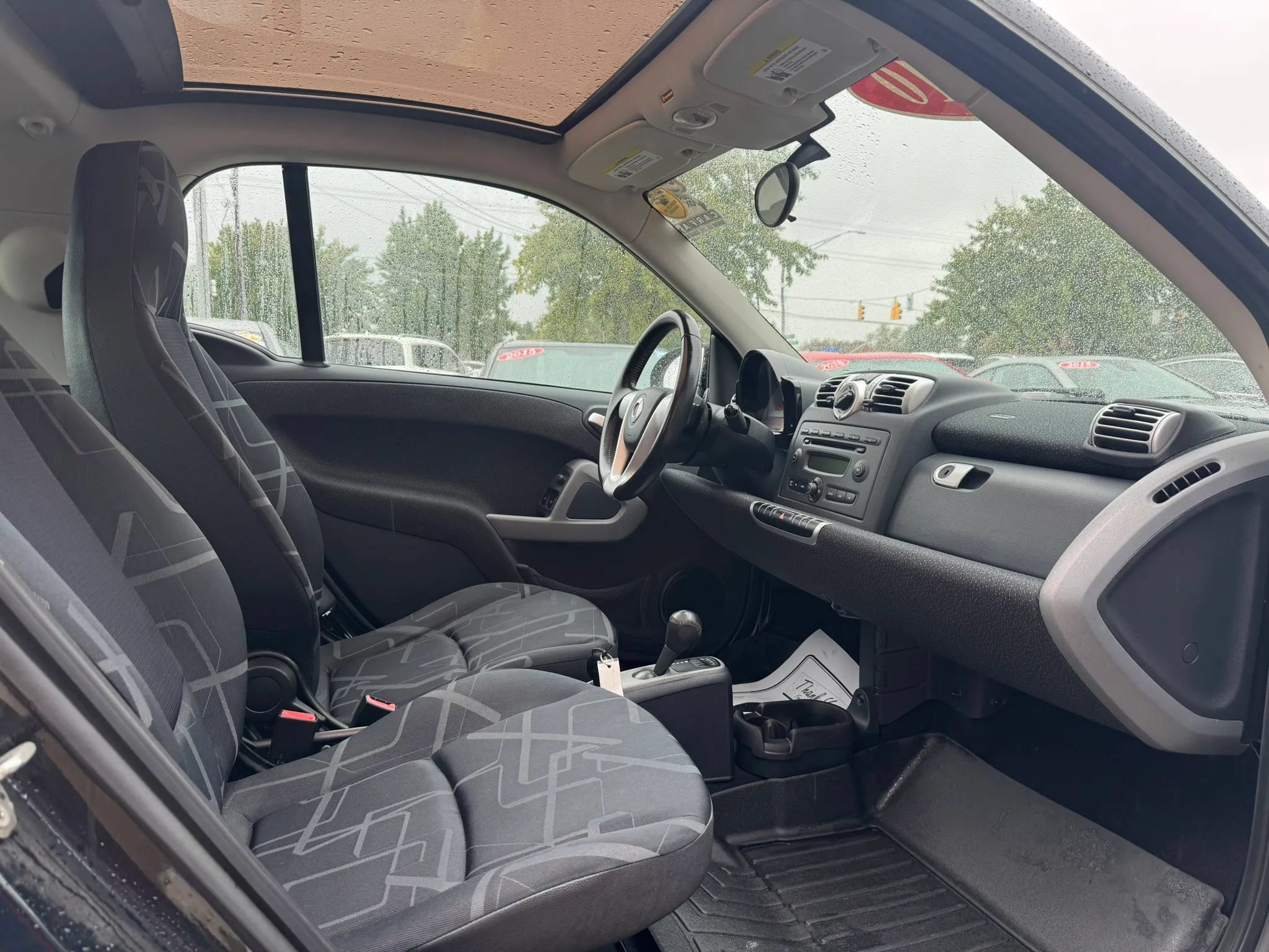 Used 2010 smart fortwo pure RWD image 10