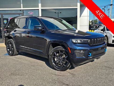 Used 2023 Jeep Grand Cherokee 30th Anniversary AWD/4WD image 2