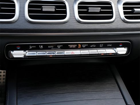 Certified 2025 Mercedes-Benz GLS 450 4MATIC image 28