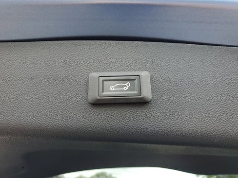 Used 2021 Kia Niro Touring SE FWD image 10