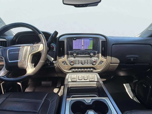 Used 2017 GMC Sierra 2500 Denali AWD/4WD image 10