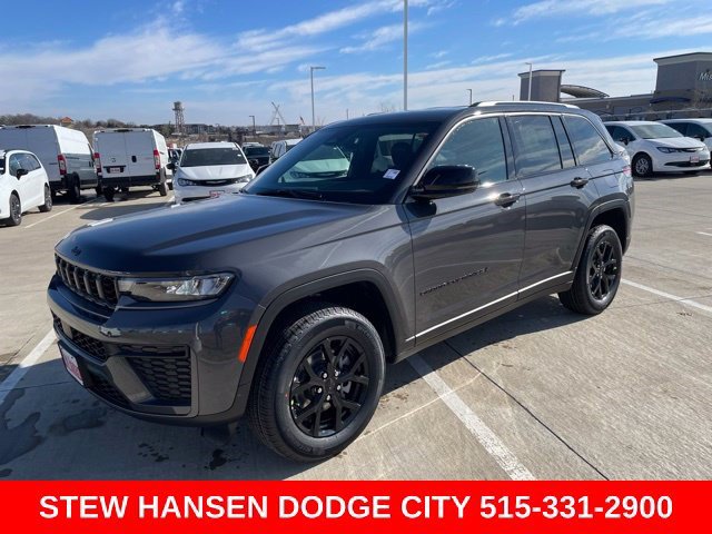 New 2026 Jeep Grand Cherokee Altitude AWD/4WD image 1