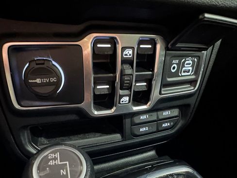 Used 2024 Jeep Gladiator Sport AWD/4WD image 21