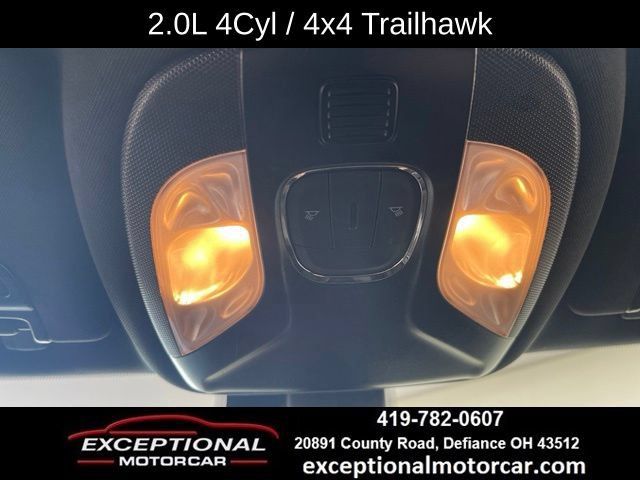 Used 2025 Jeep Compass Trailhawk AWD/4WD image 43
