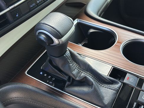 Used 2022 Toyota Sienna XLE image 30